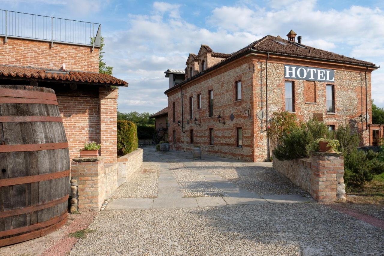 Hotel Le Botti Guarene Exterior photo