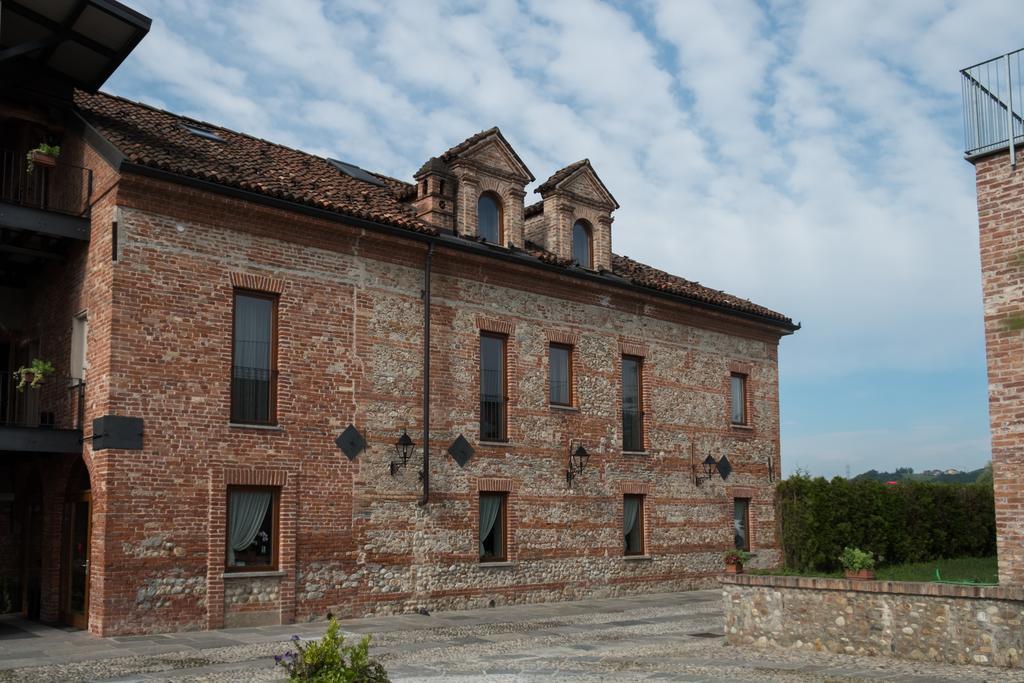 Hotel Le Botti Guarene Exterior photo
