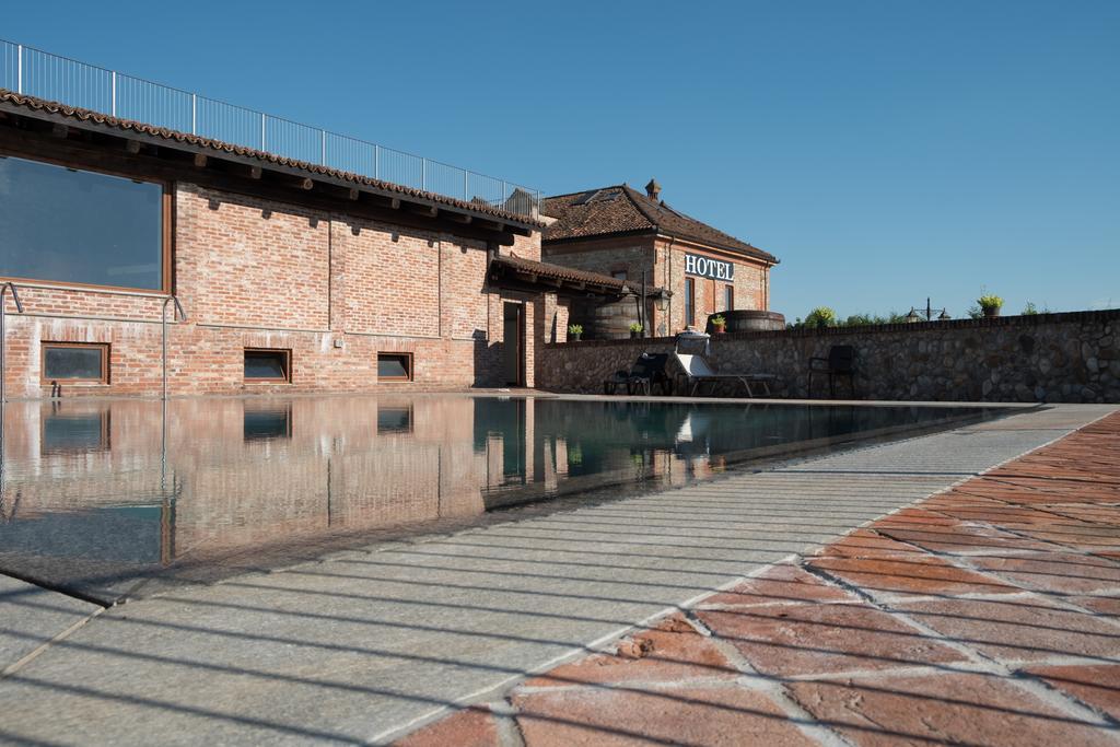 Hotel Le Botti Guarene Exterior photo